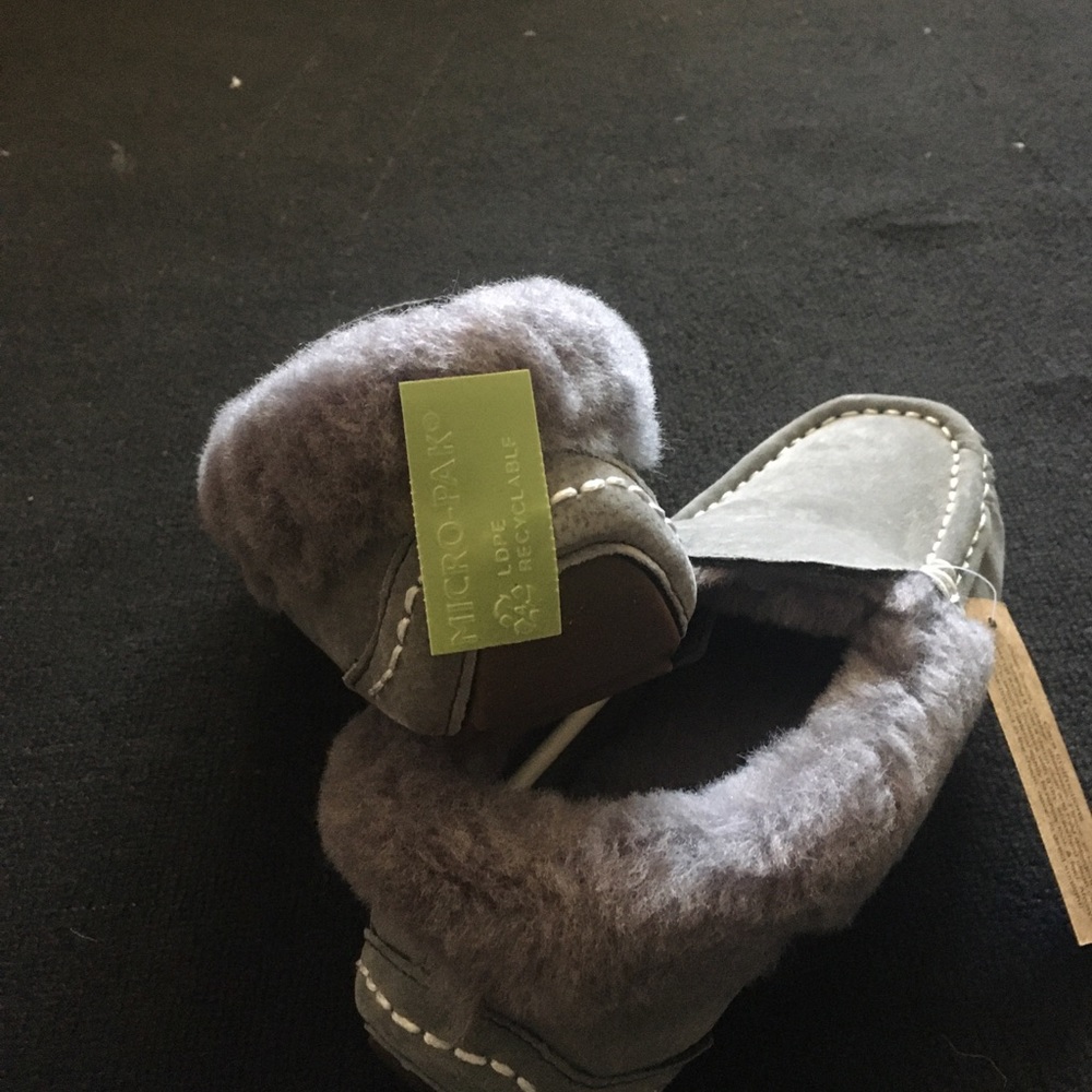 Slippers - Picture 2 of 5